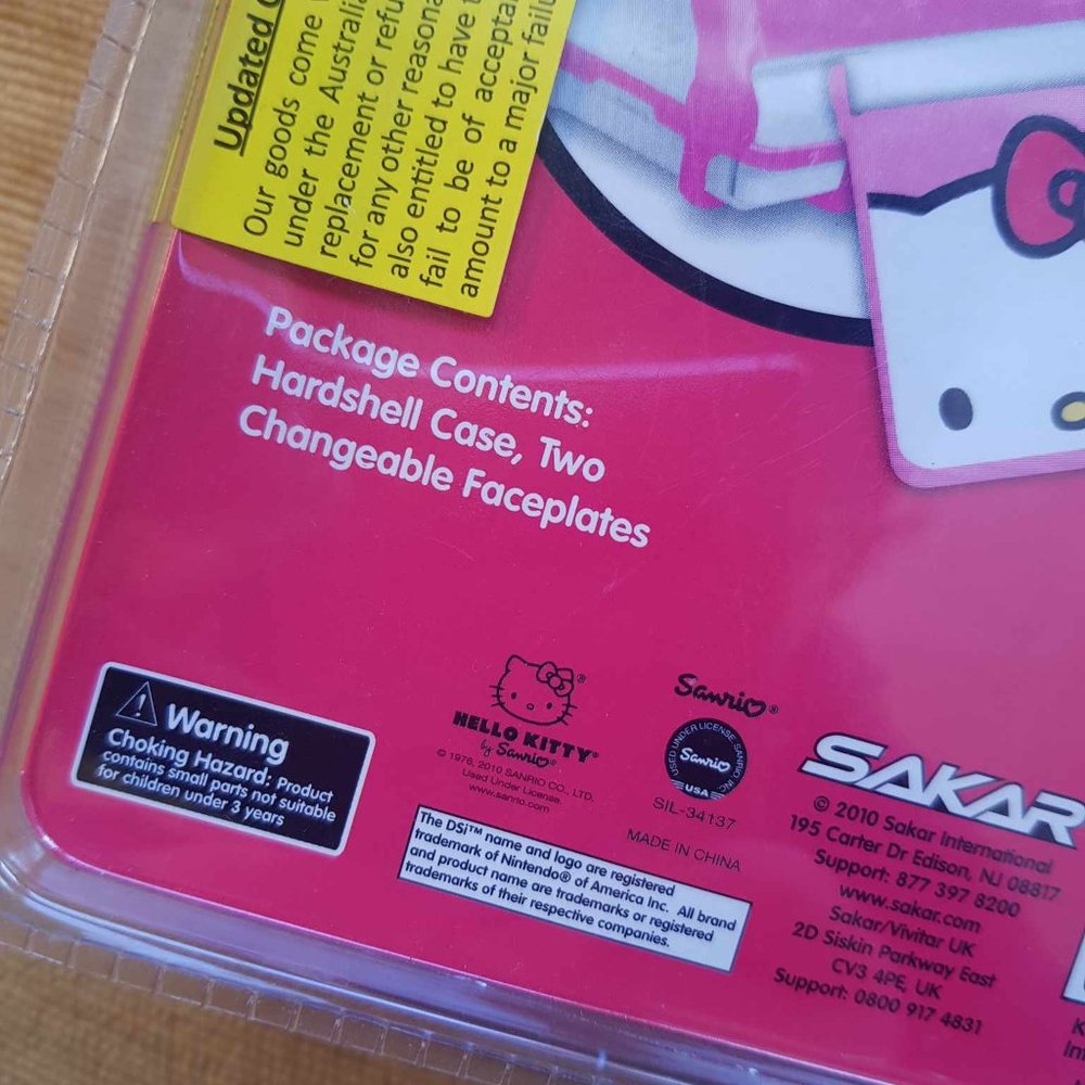 2010 Nintendo DSi Hello Kitty Sanrio Hardshell Hard Case Changeable Faceplate - Picture 5 of 6